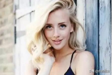 长领子如何搭配外套好看(图6)