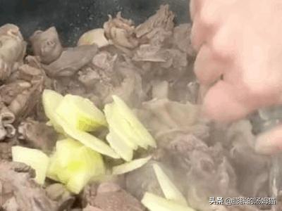 广东闷鸭做法（广东焖鸭子的家常做法？）