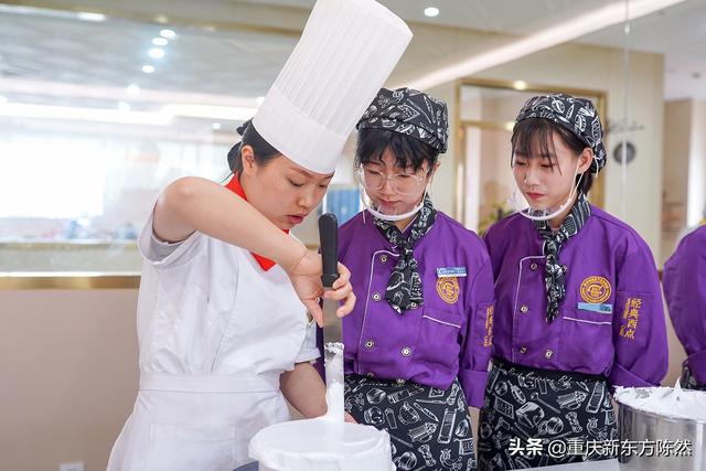 一般的西点学校学费大概是多少？：西点培训机构学费