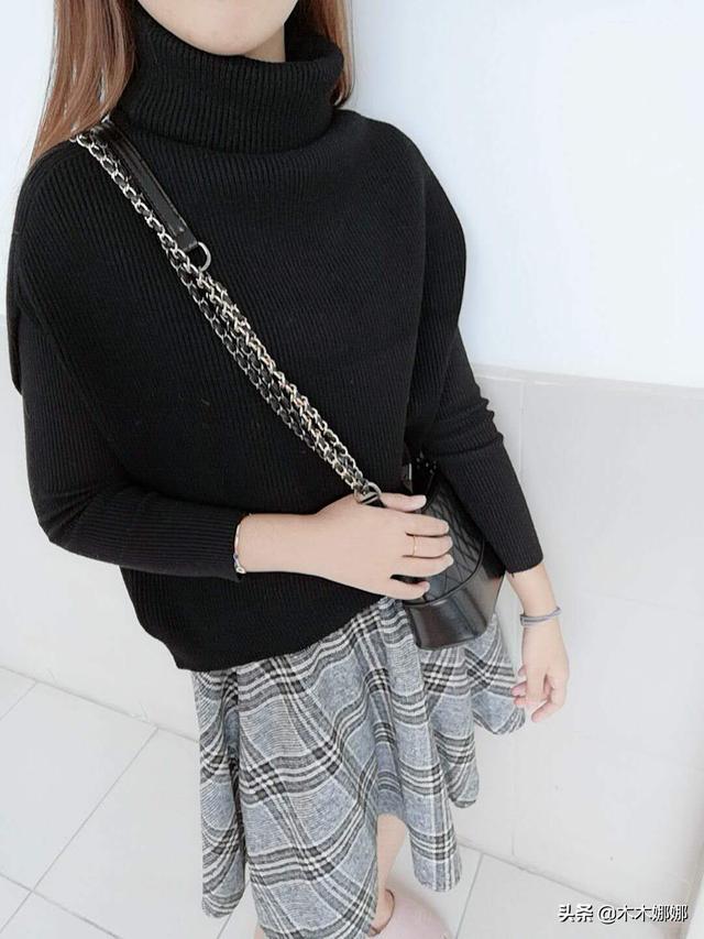 绿色半高领打底如何搭配