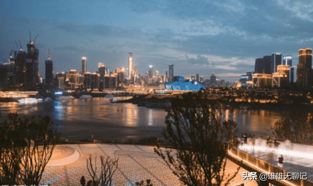 360旅游穿搭重庆， 重庆旅游穿衣搭配图片