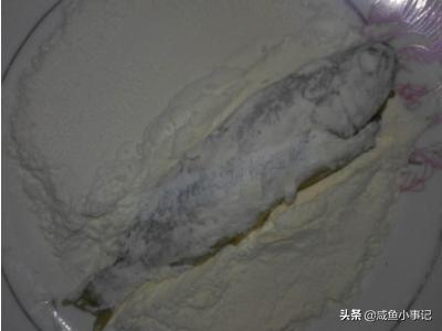 干炸小黄鱼的做法（干炸黄花鱼的做法？）