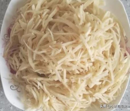 圆菜西红柿炒饼家常做法