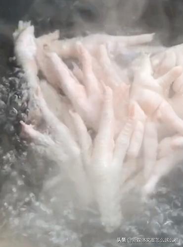 摆摊小吃无骨鸡爪做法（无骨鸡爪最正宗的做法商用？）