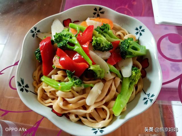 一个人吃饭（一个人吃饭，要怎么做饭才好？）