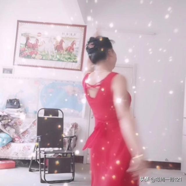 50岁女人照相如何摆造型(图3)