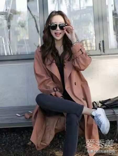 穿搭女旅游风衣， 穿搭女旅游风衣图片