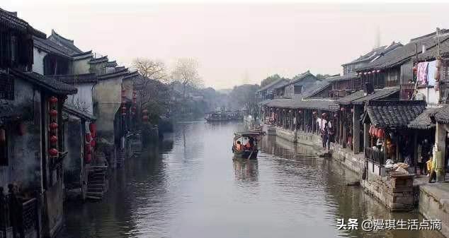 两个人去哪旅游，想多去转转