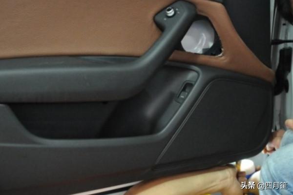 长沙奥迪A6L前门门板拆卸详细步骤图经验？