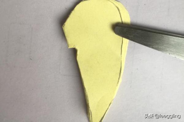 儿童手工剪纸教程（儿童手工剪纸教程？）