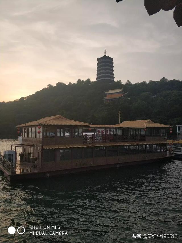 合肥今晨最低气温降到13.9℃，假日后期全省放晴回暖，你穿秋裤了吗？