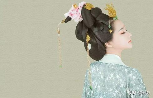 夸奖女人有才华的词语(图1)