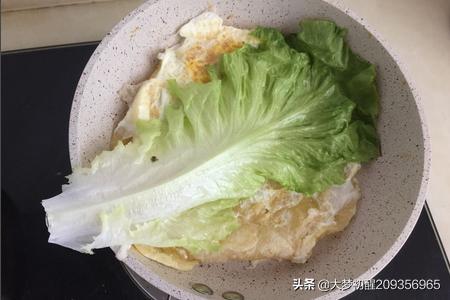 蛋挞皮做成一道菜的做法(图6)