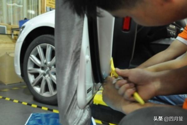 长沙奥迪A6L前门门板拆卸详细步骤图经验？