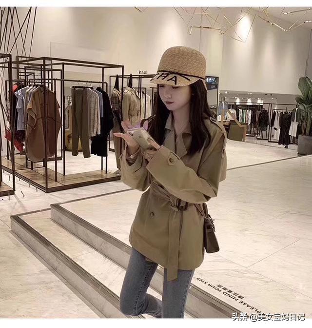 紧身黑外套如何搭配好看(图3)