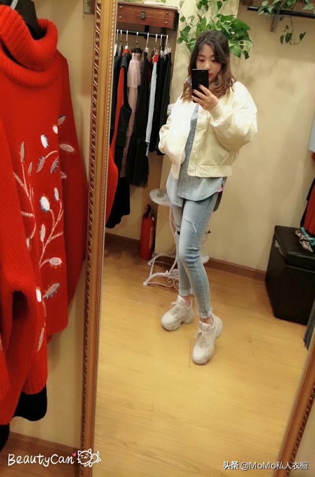 女人穿牛仔裤配什么鞋(图2)