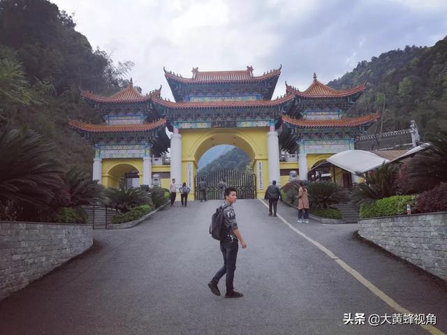 峨眉山回应黑车宰客的事件