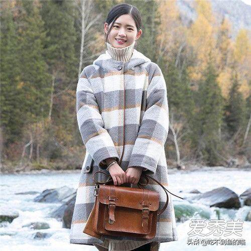 格子中长外套怎么搭配(图4)