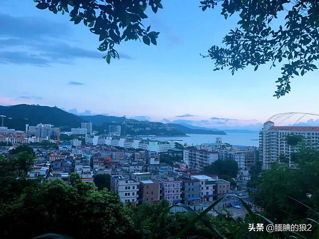 下雨的图片（下雨时的景物有哪些特点？）