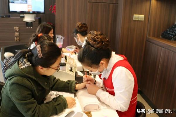 化妆品销售冠军技巧分享
