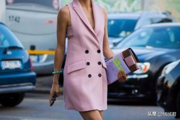 粉色鞋如何搭配衣服女士