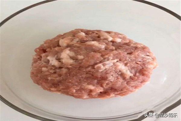 锅贴怎么做_铁锅炖白面锅贴怎么做