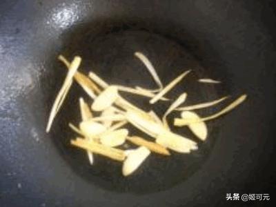 溜肥肠-溜肥肠的家常做法