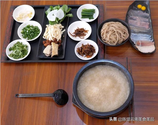过桥米线加娃娃菜的做法