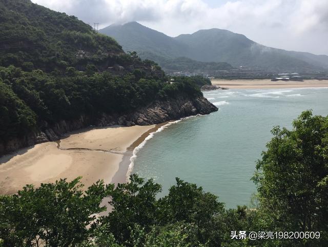 两个女人在风景的海滩(图6)