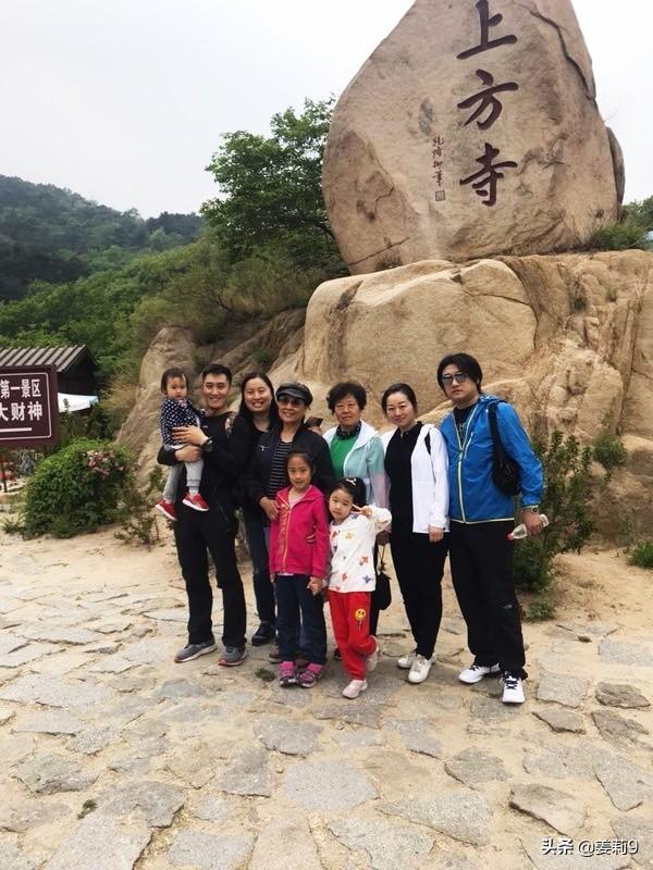 拍照好看的中年女性照片(图91)