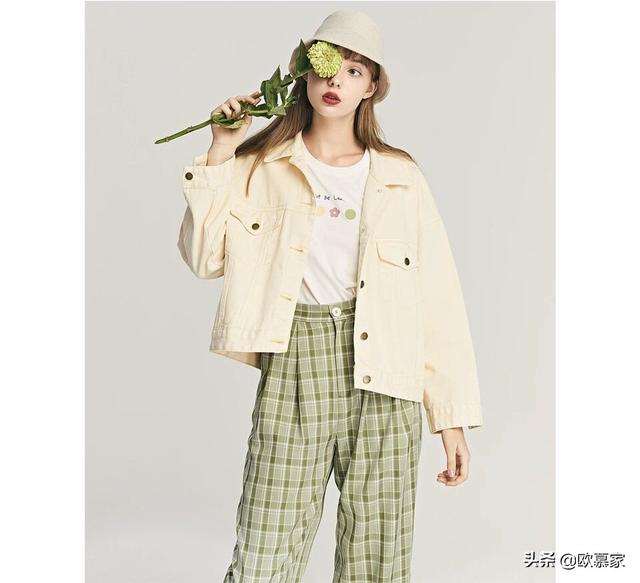 绿色格子包如何搭配衣服