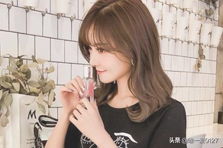 超短发造型如何搭配衣服(图2)
