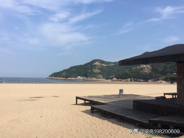 两个女人在风景的海滩(图4)