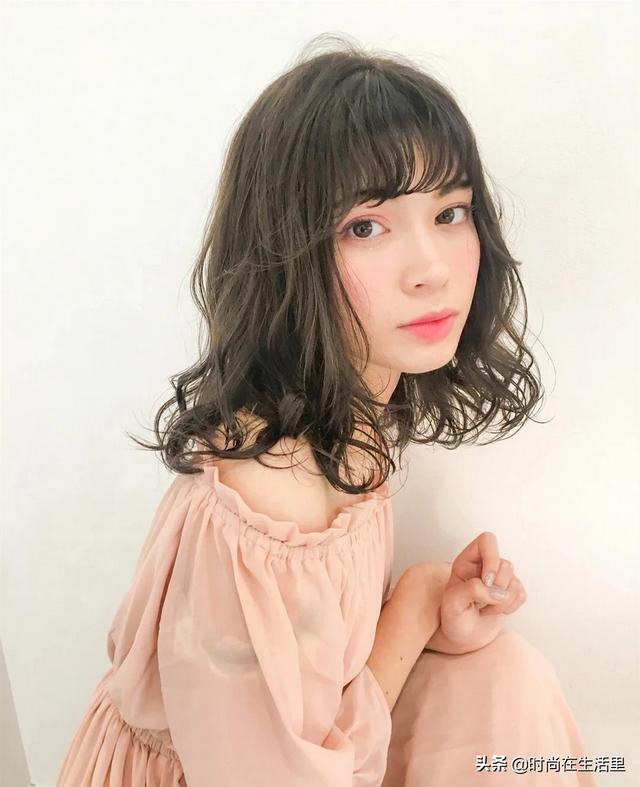 女人塌鼻子面相的命运(图2)