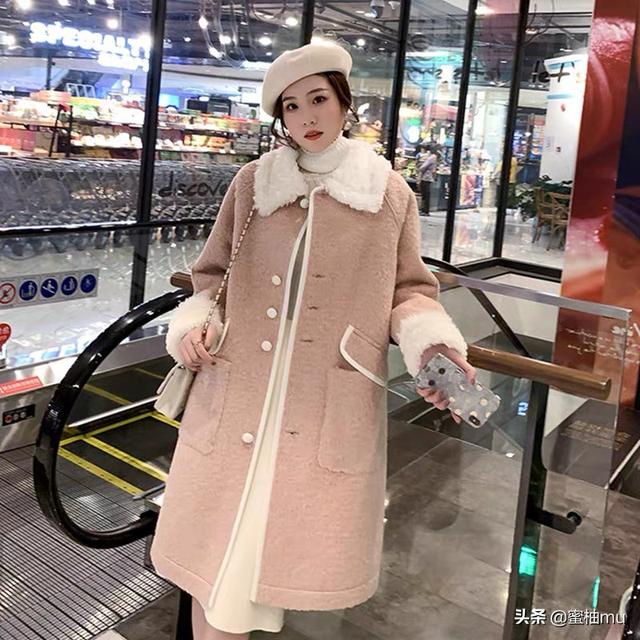 粉色外套如何搭配秋冬女(图3)