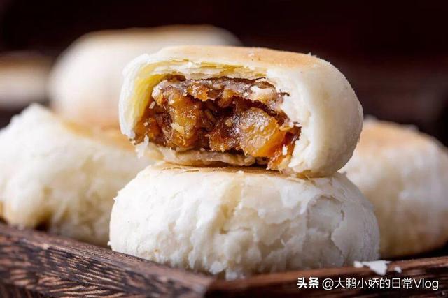 中秋月饼卷出新花样图片