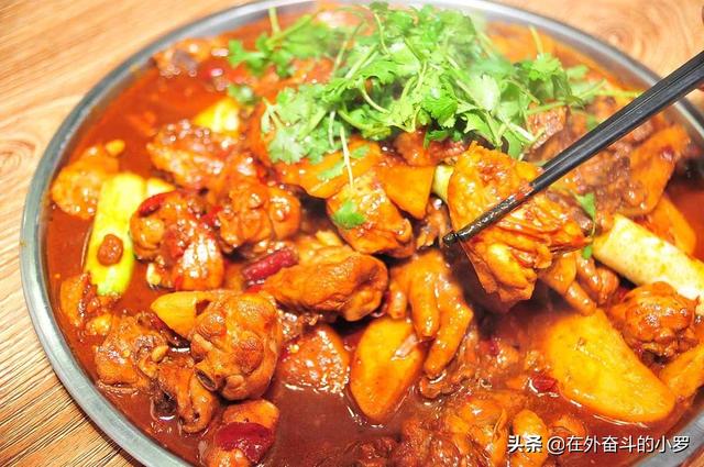 饲料中放什么能增加鸡肉风味-饲料中放什么能增加鸡肉风味呢