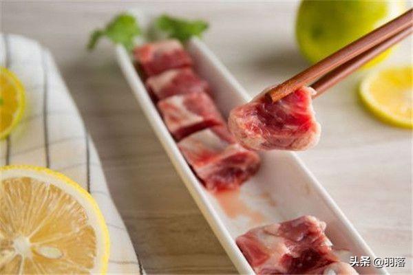 红萝卜玉米排骨汤_天麻红萝卜玉米排骨汤