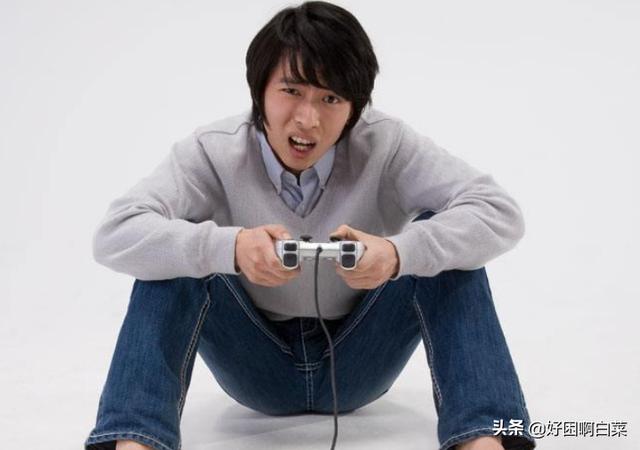 男生每天邀请你打游戏是为什么