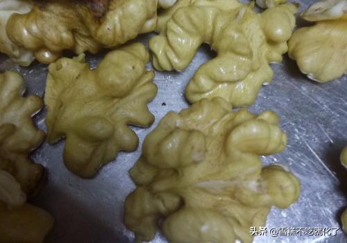 新鲜的核桃仁怎么脱皮吃(图6)