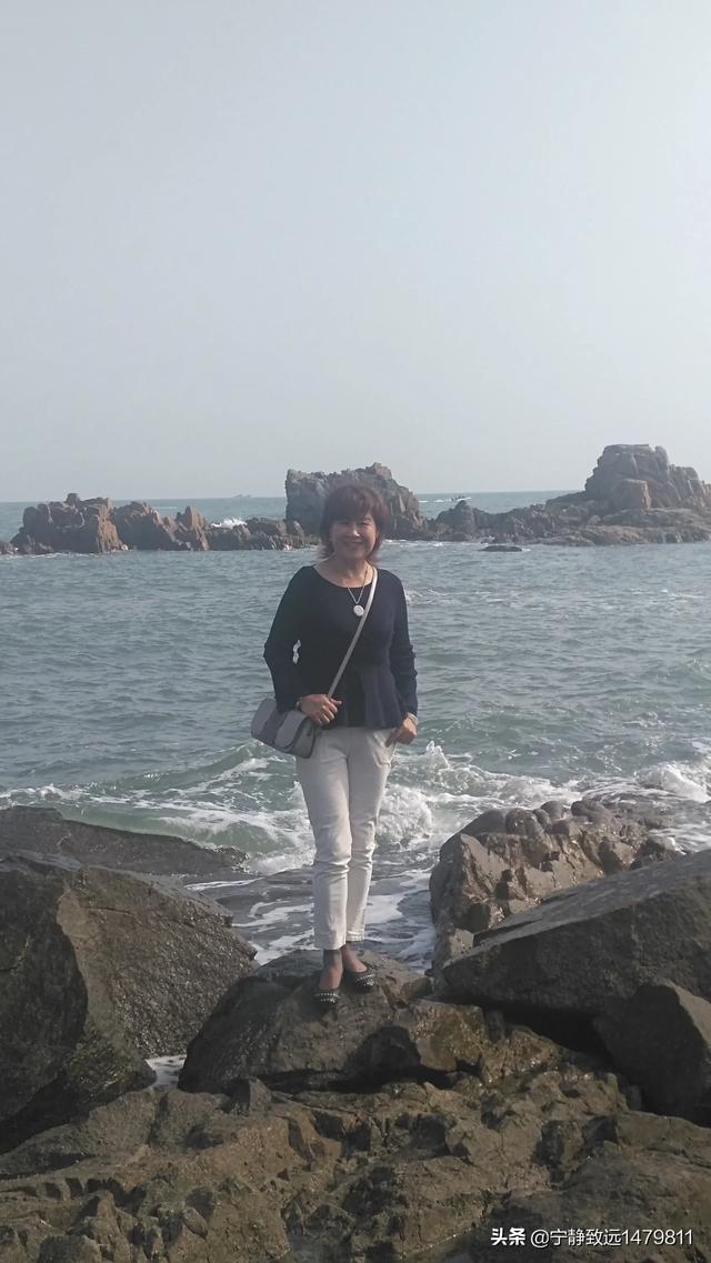拍照好看的中年女性照片(图70)