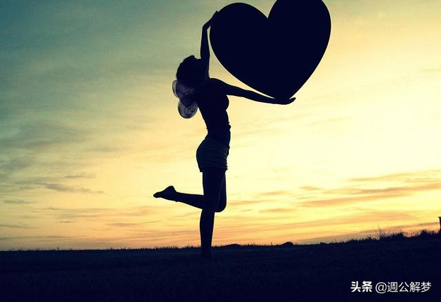 睡前小故事讲给对象听（10个睡前小故事给对象）