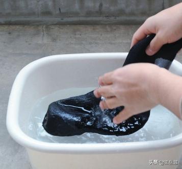 怎样清洗袜子，不会使袜子变硬,第2张
