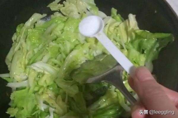 家常水煮肉片-家常水煮肉片的简单做法