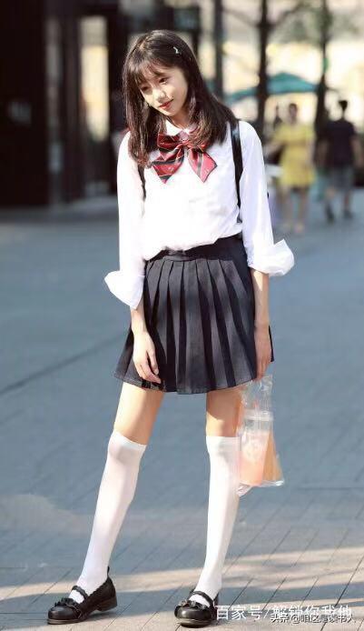 软绒长筒袜如何搭配衣服(图4)