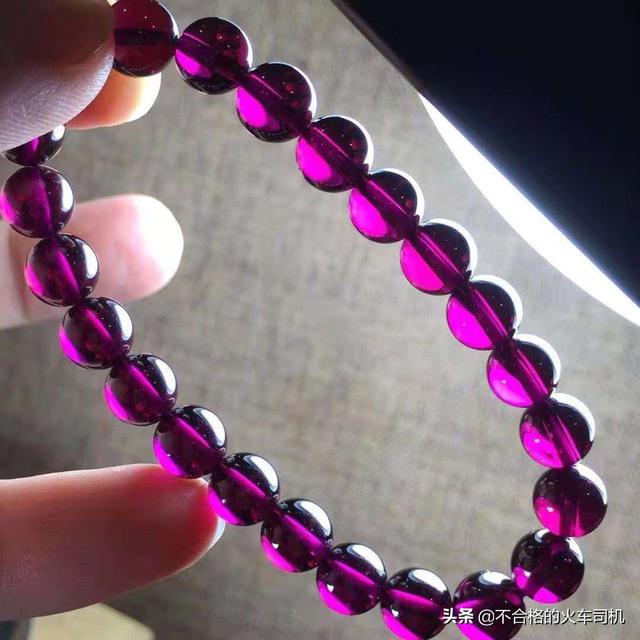 女性体寒带什么饰品好(图2)