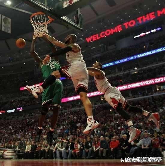 能单手抓到篮筐为什么不能扣篮呢,第1张