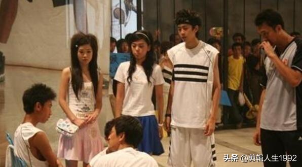 扣篮对决电影观看 扣篮对决-第1张图片-Game优搜