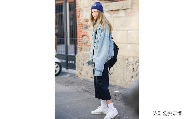 牛仔外套搭配什么裤子好看(图2)