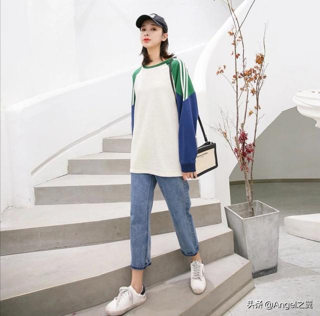 宽松的t恤怎么搭配外套(图4)